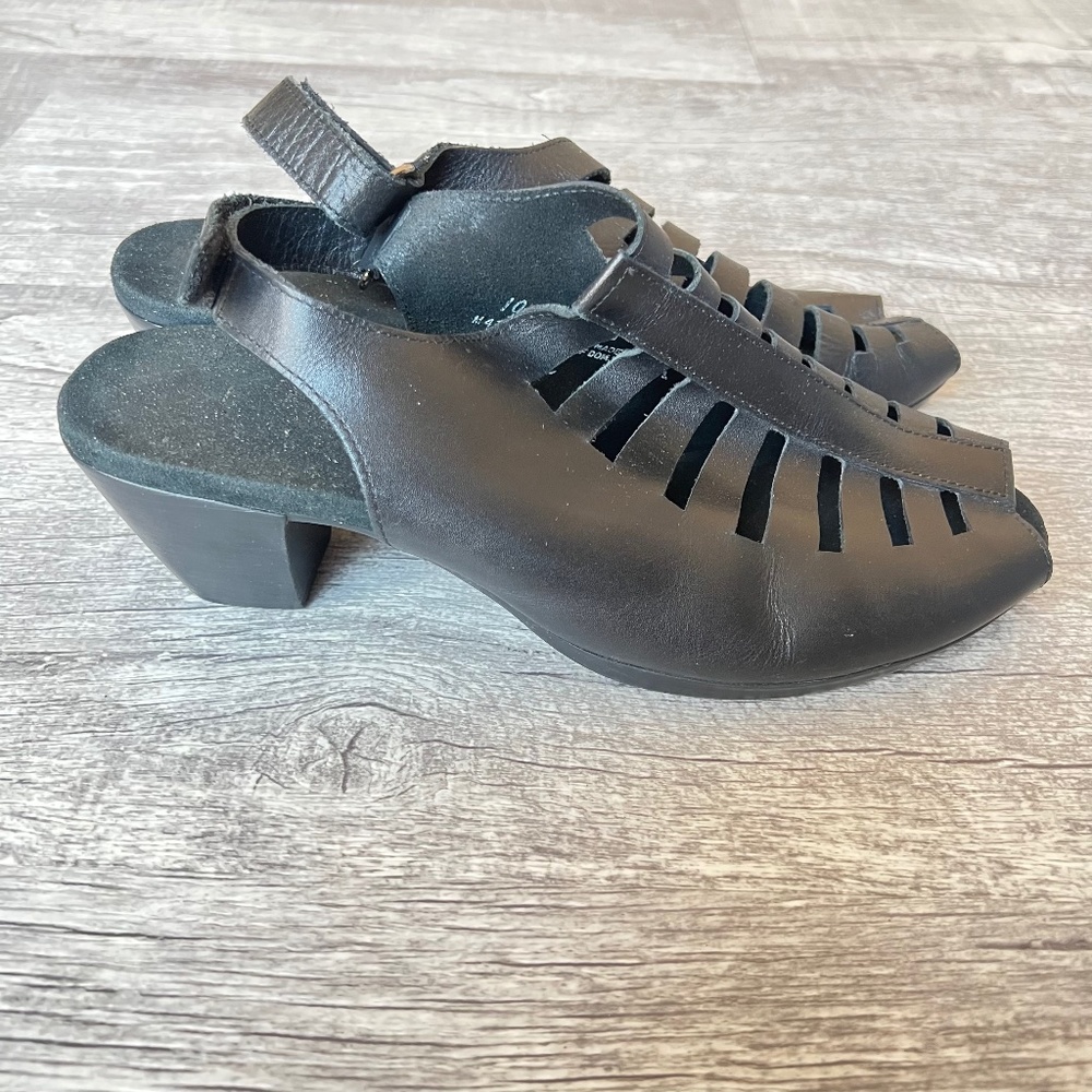 Munro American Abby Sandals